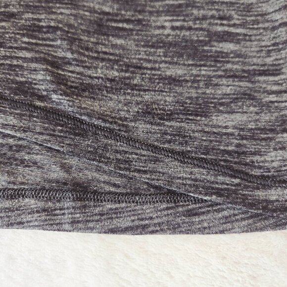 Lululemon Run It Out Tee Heathered Black Size 8 - Picture 6 of 9